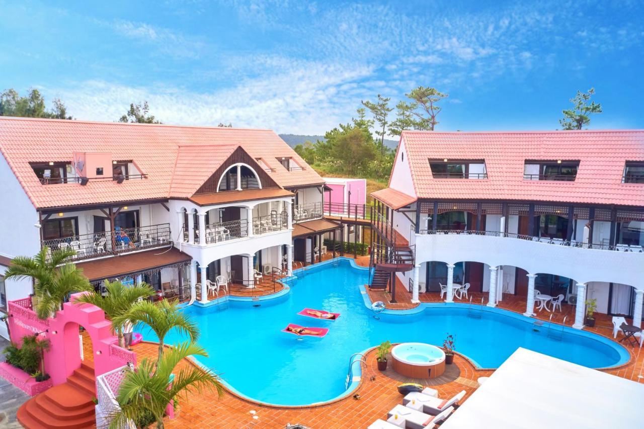 The Pool Resort Okinawa Onna Exterior foto
